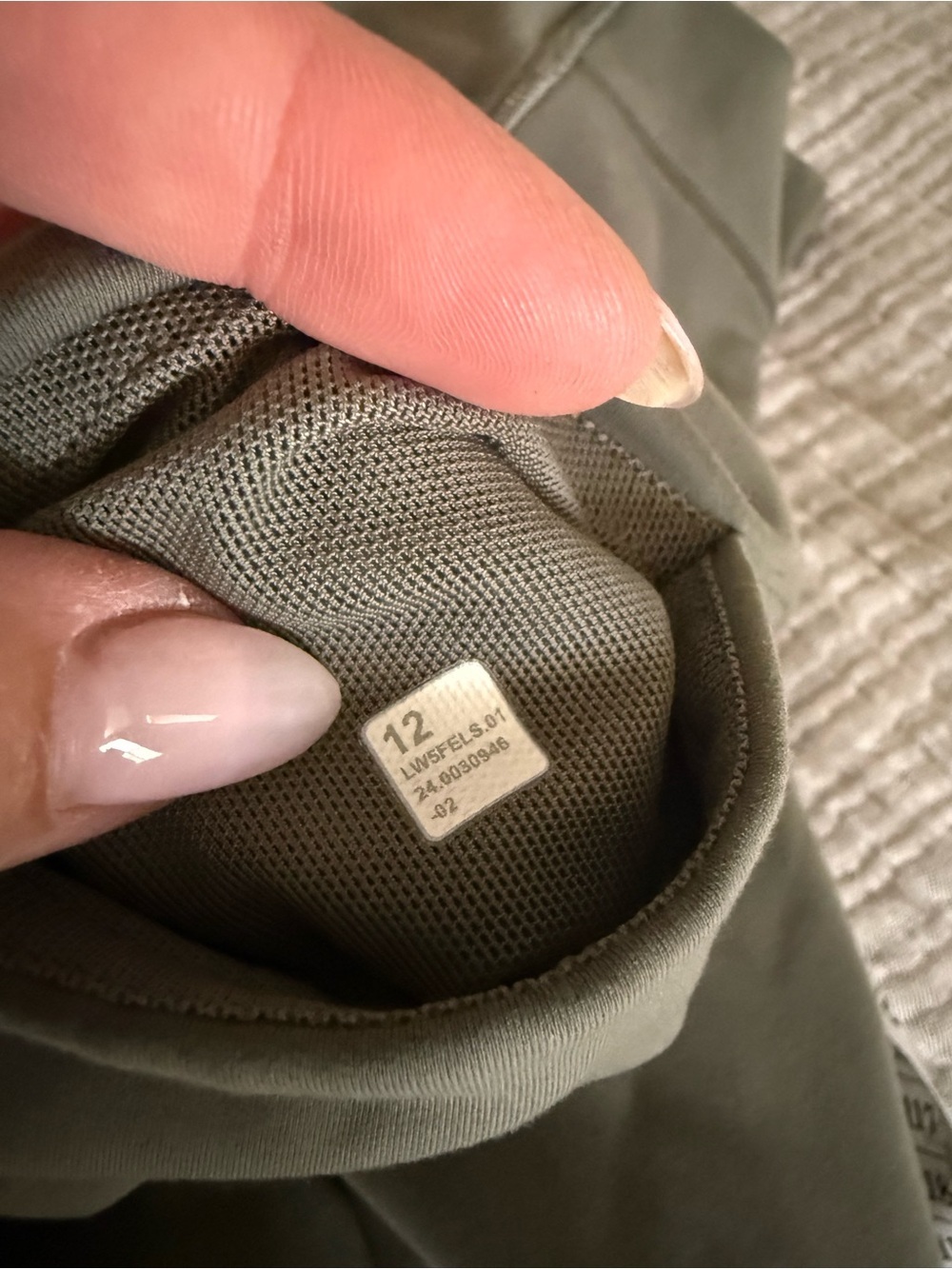 LULULEMON • Wunder Under SmoothCover High-Rise Tight 25" Army Green - size 12 - Picture 7 of 7